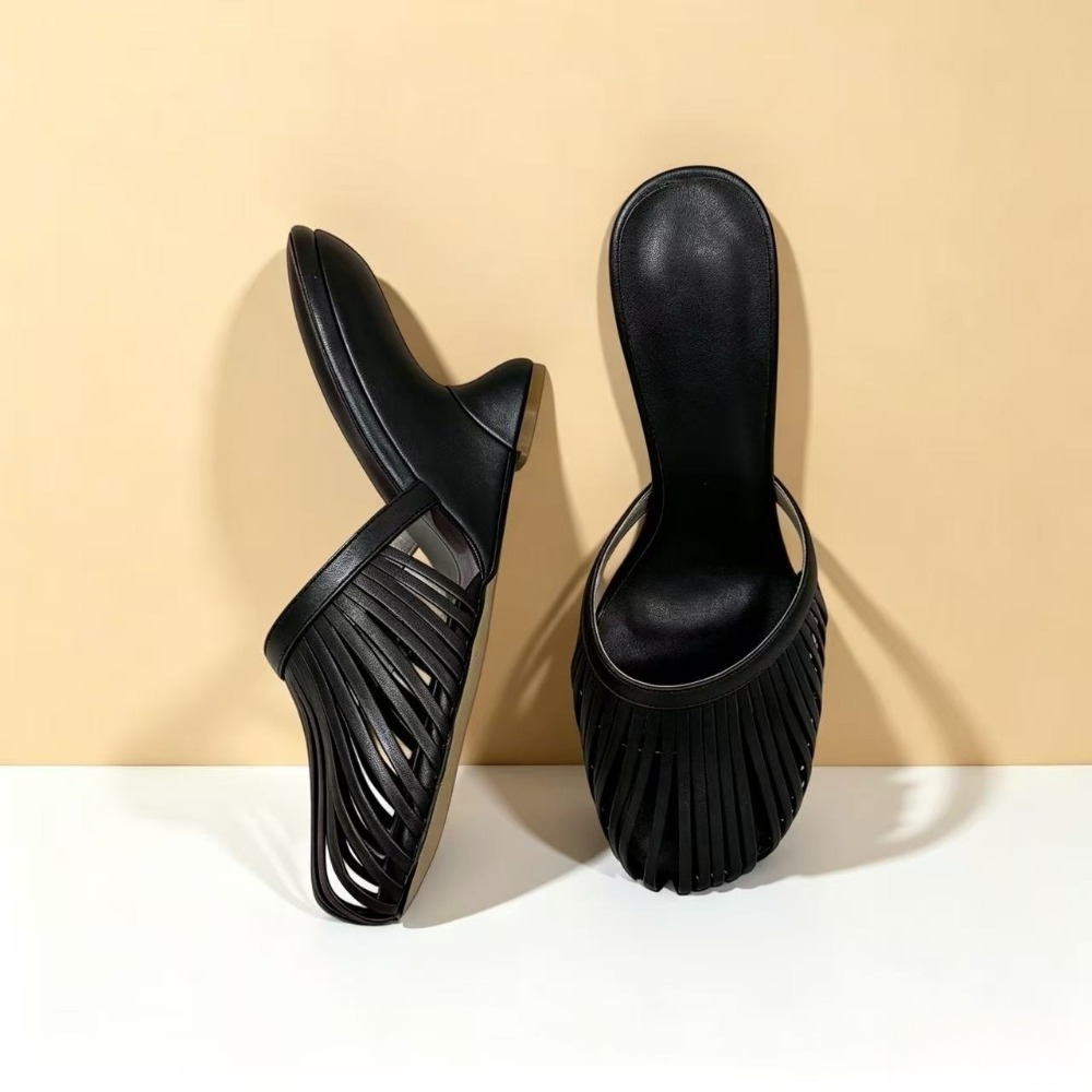 Metallic Heel Sandal - 2026年夏 レディース メタリックストラップ カットアウト ウェッジヒール ミュール