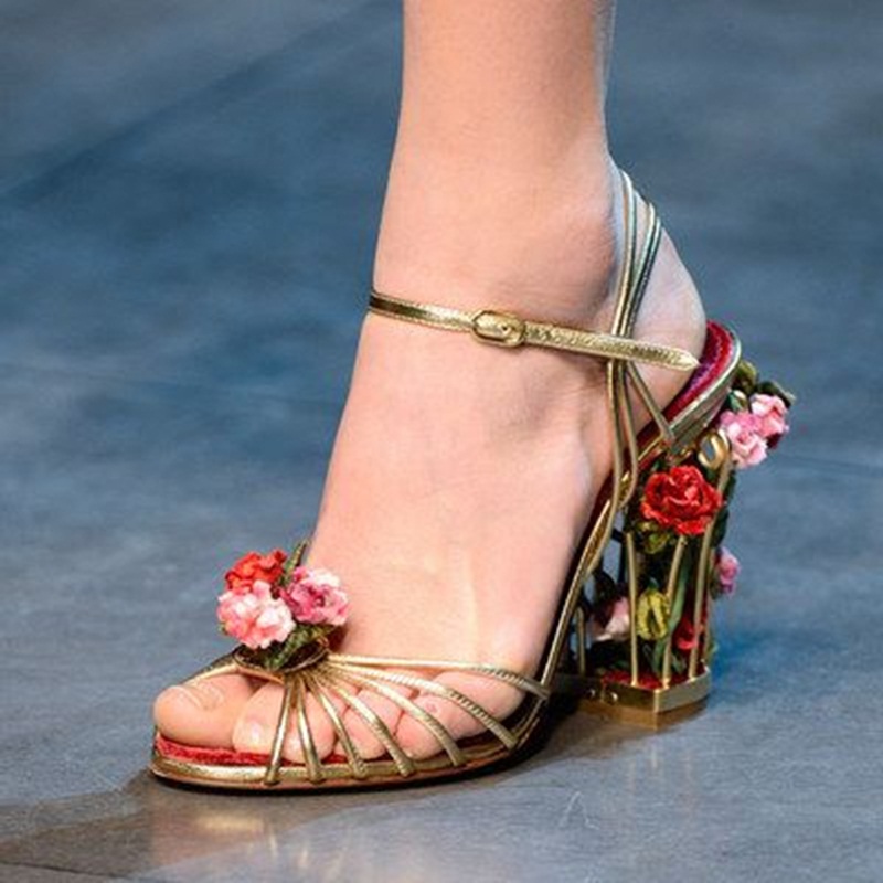 Metallic Heel Sandal - 高級鳥かご女性サンダルゴールドメタリックレザーストラップサンダル花花アンクルストラップ祝う花嫁パーティーシューズ 8.5 センチメートル