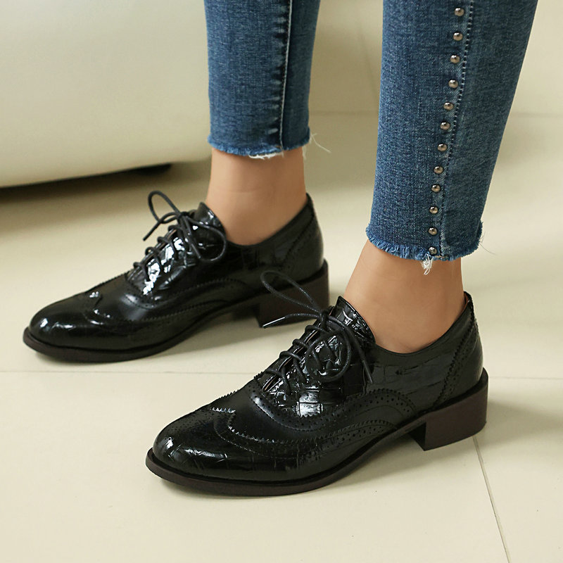 女性用ストーンプリントブローグオックスフォードシューズ、パテ - Oxford Lace Up Women のレビューと価格