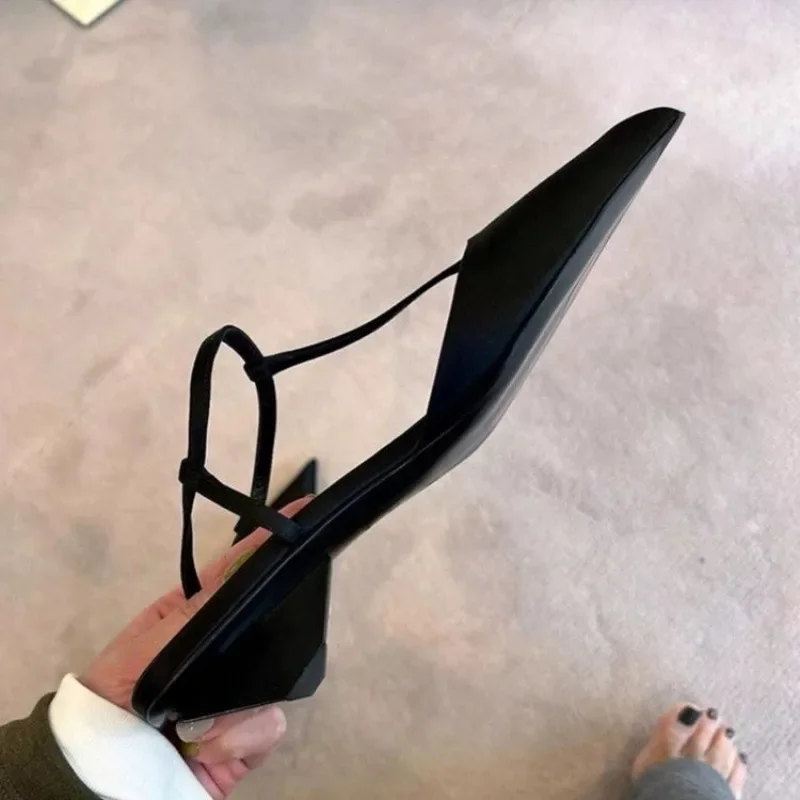 女性のためのセクシーな先のとがったつま先のサンダル、快適なロ - Women Shoes Ysl のレビューと価格