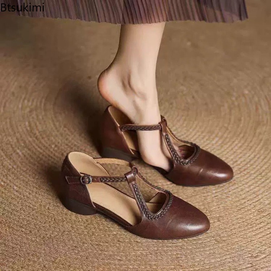 新しい夏の女性のレトロな中空アウトパンプスファッションレザー - Women Shoes Sandals のレビューと価格
