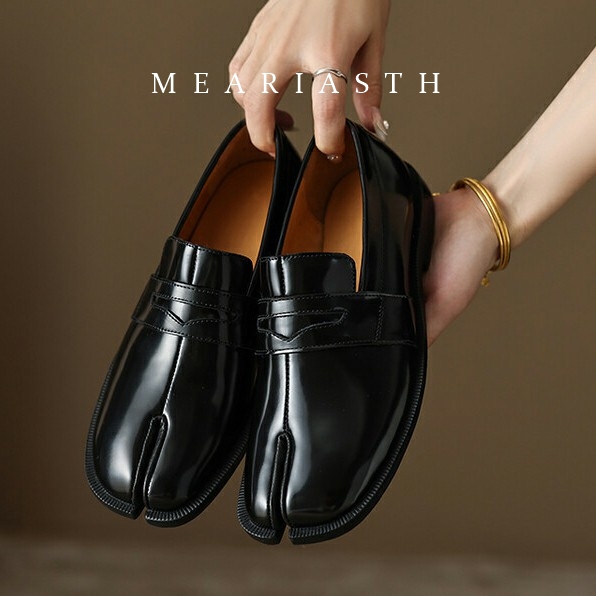 黒のタビシューズ、スプリットトゥ、パテントレザー、女性用ロー - Women'S Shoes In Wide Width のレビューと価格