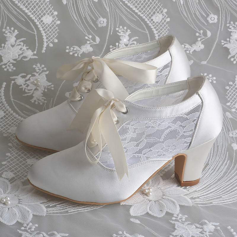 カスタマイズされたブロックヒールブライダルシューズブーツアイ - Ribbon Tie Heel のレビューと価格