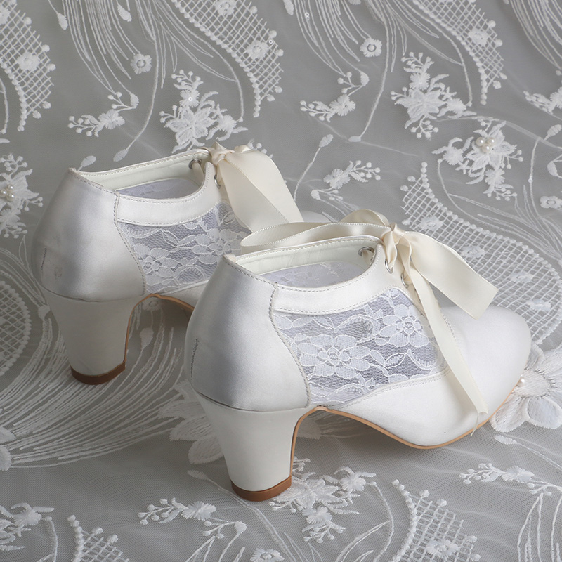 カスタマイズされたブロックヒールブライダルシューズブーツアイ - Ribbon Tie Heel のレビューと価格