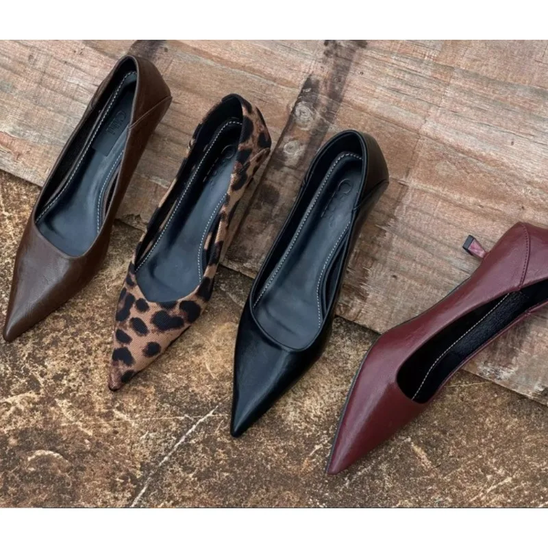 2024 女性のセクシーなハイヒールバーガンディヌードパンプ - Platform Mule Heel のレビューと価格