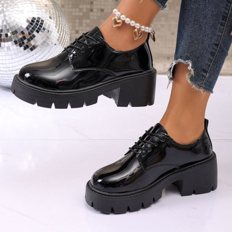 2026 新しい女性春黒プラットフォームフラットシューズ女性 - Oxford Lace Up Women のレビューと価格