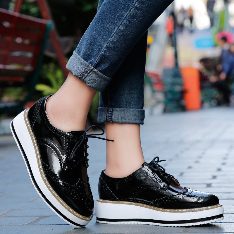 女性ローファーの靴革の厚さのヒールオックスフォード靴女性のレ - Espadrille Wedge Shoes のレビューと価格